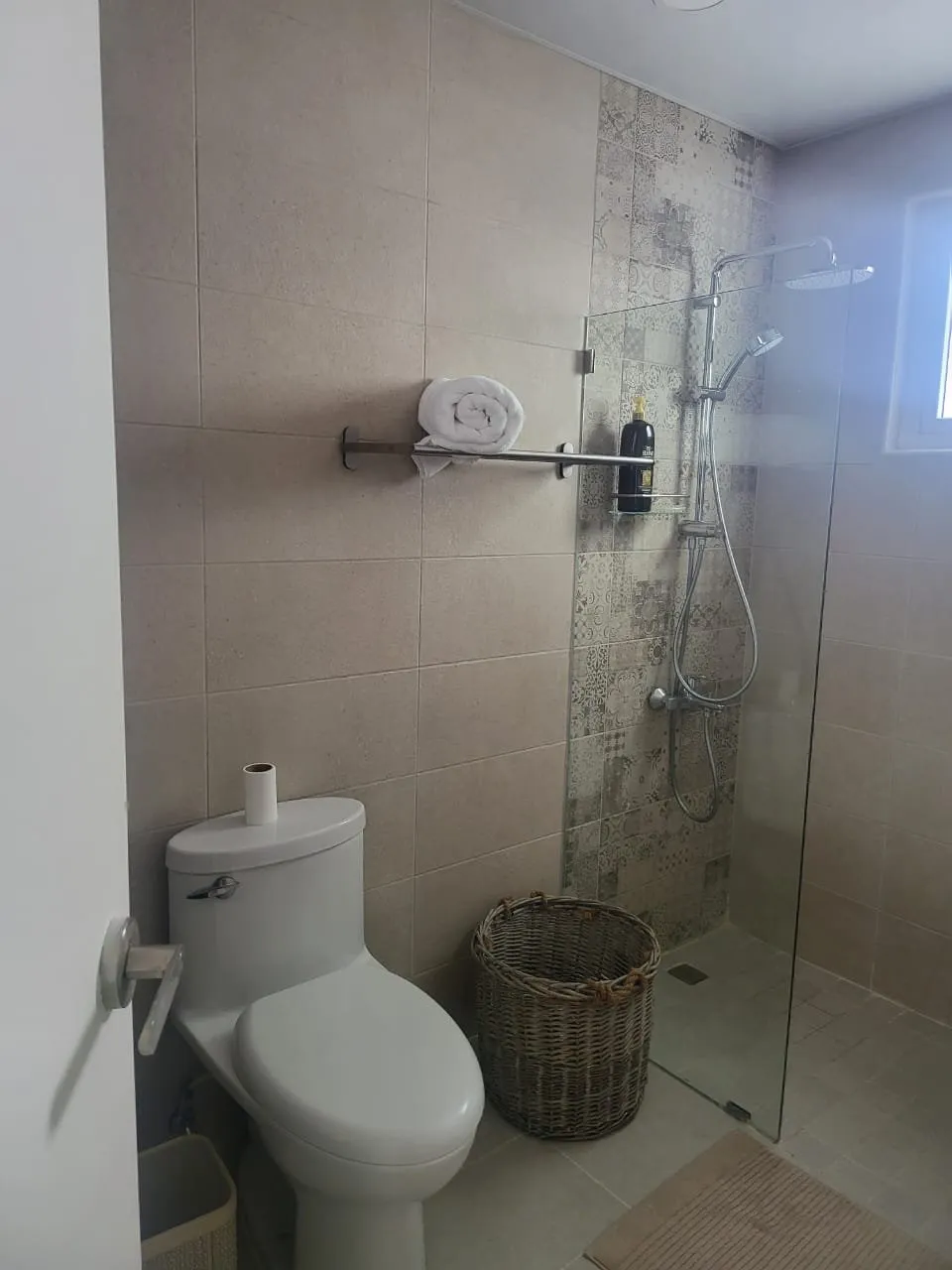 EN VENTA – ESPECTACULAR APARTAMENTO FRENTE AL MAR Y CON PISCINA DISPONIBLE, foto 5