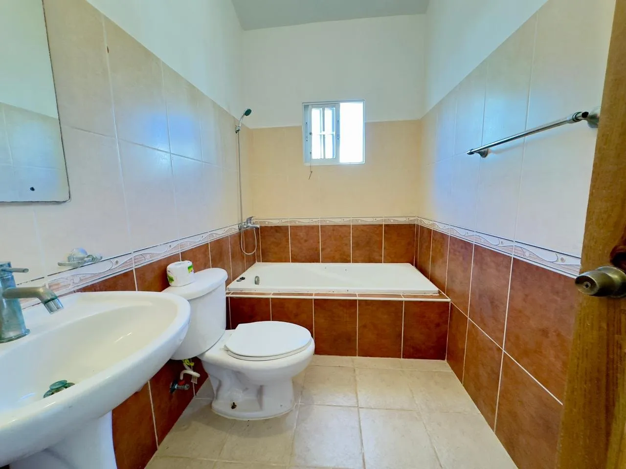 Wunderschönes 2-Schlafzimmer-Haus zum Verkauf in Sosúa – In der Nähe des La Sirena Marktes, Foto 8