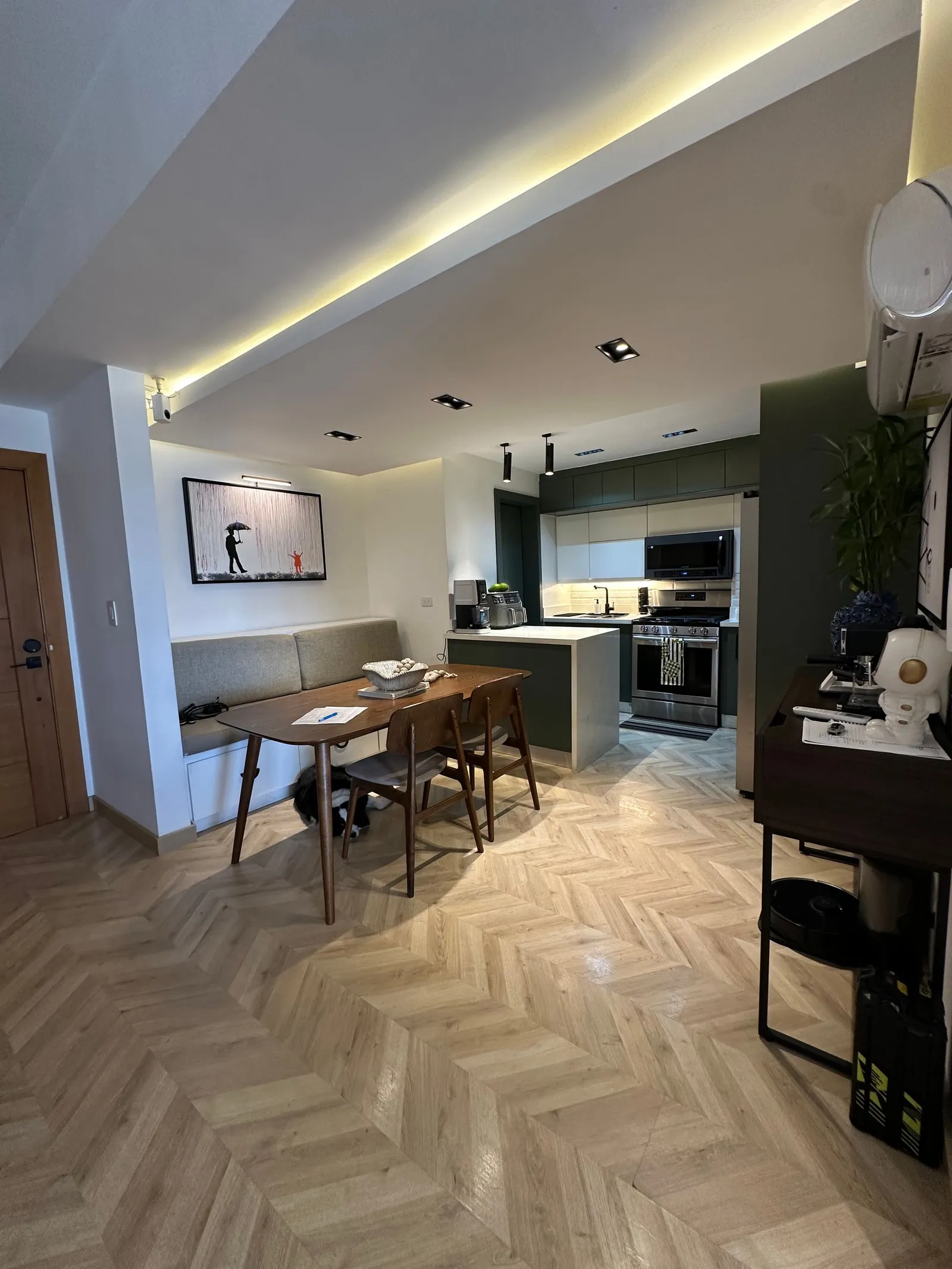 FURNISHED 2-BEDROOM APARTMENT FOR SALE, photo 3