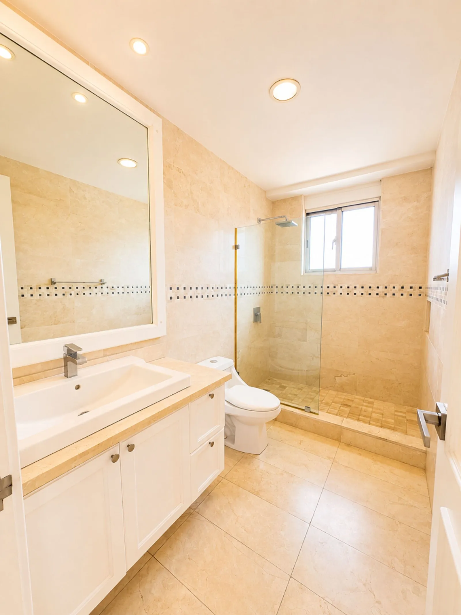 WOHNUNG ZUM VERKAUF 4 SCHLAFZIMMER BELLA VISTA, Foto 11