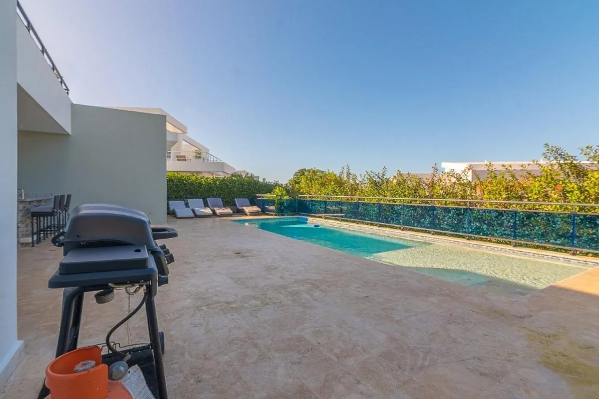 Contemporary 4-Bedroom Oasis in Casa Linda, photo 11
