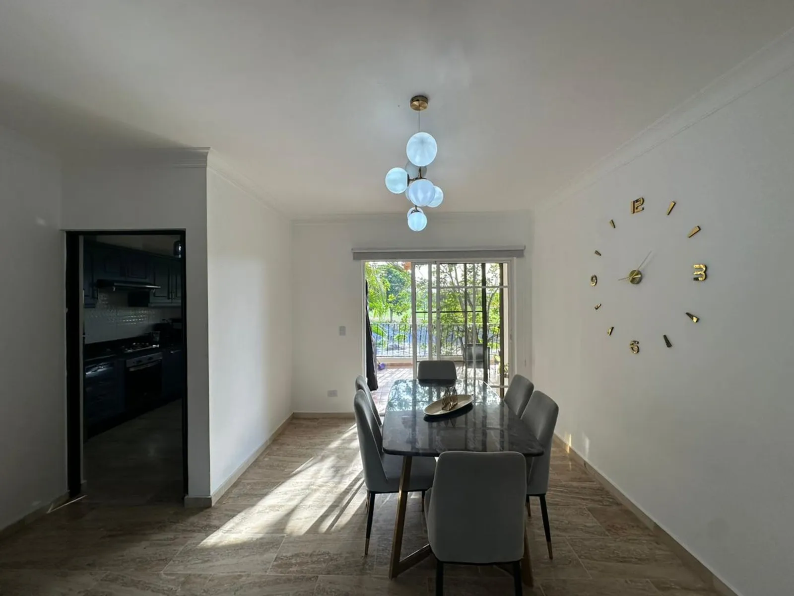 Appartement à Vendre et Louer à Carey Whitesands, photo 11