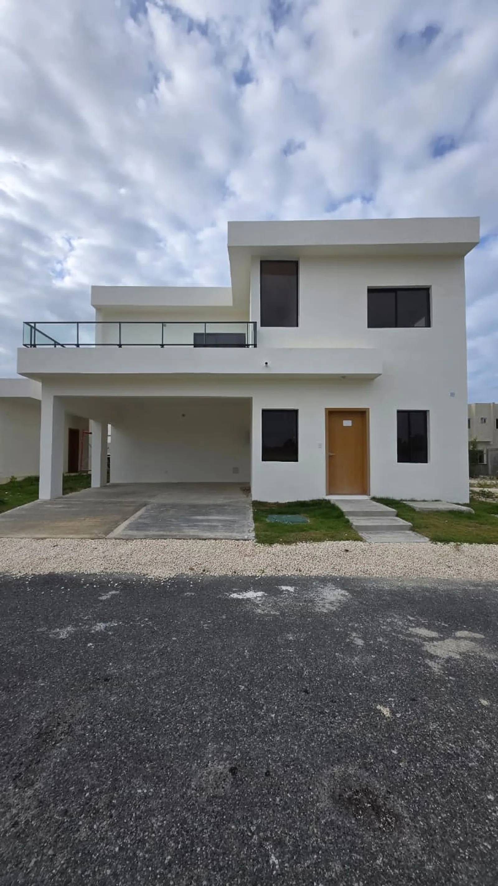 CASA EN VENTA 3 DORMITORIOS PUNTA CANA CON PISCINA, foto principal