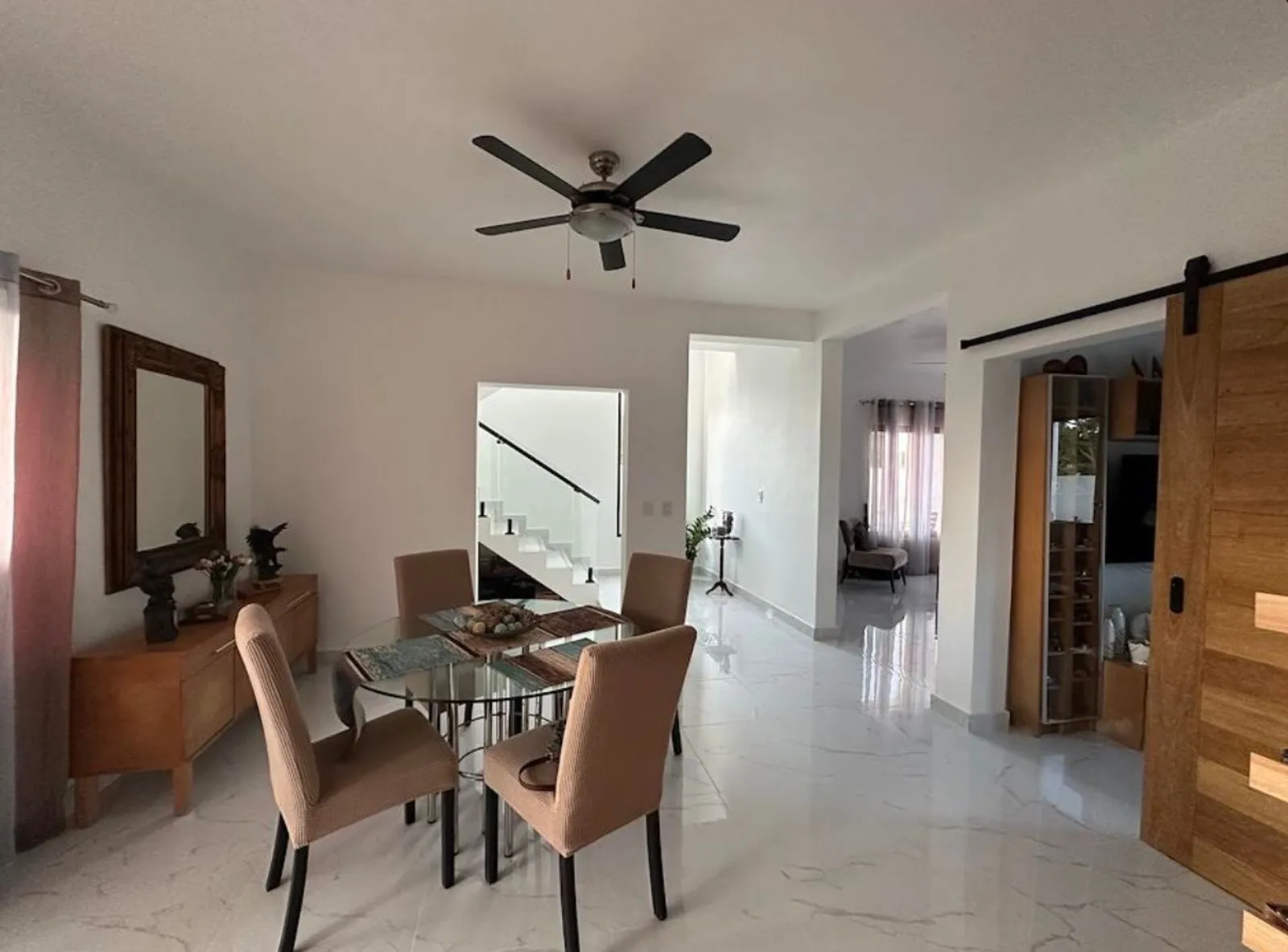 Spacious 4 BR Villa in a Gated Community, photo 3