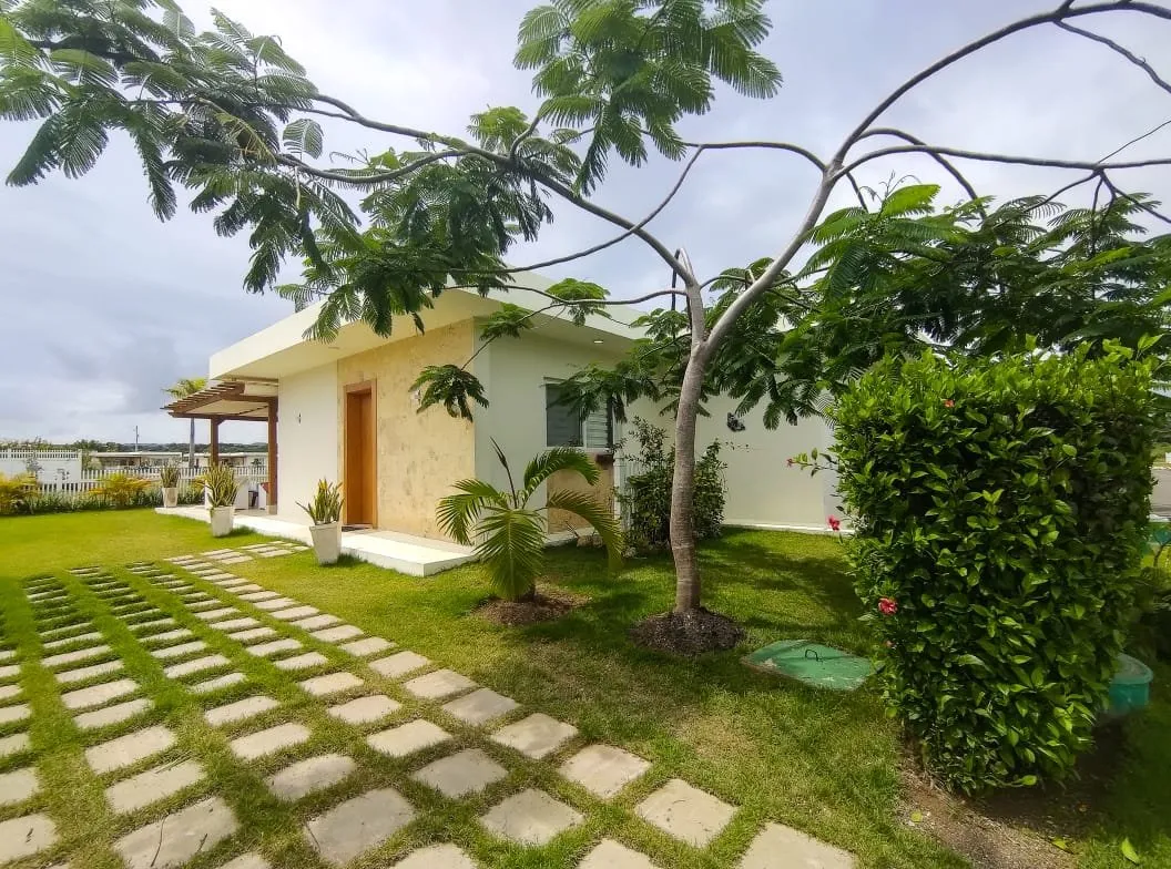 Hermosa Villa con Jacuzzi en Venta en Sosua, foto 3