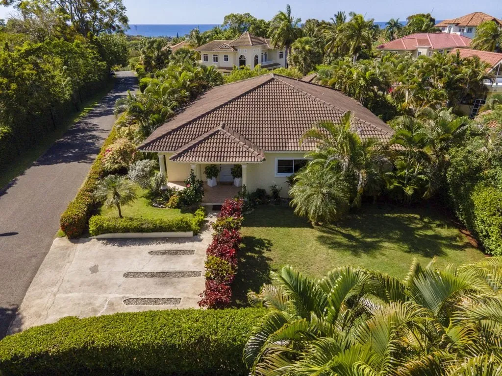 Villa on corner lot with pool & Jacuzzi, foto 7