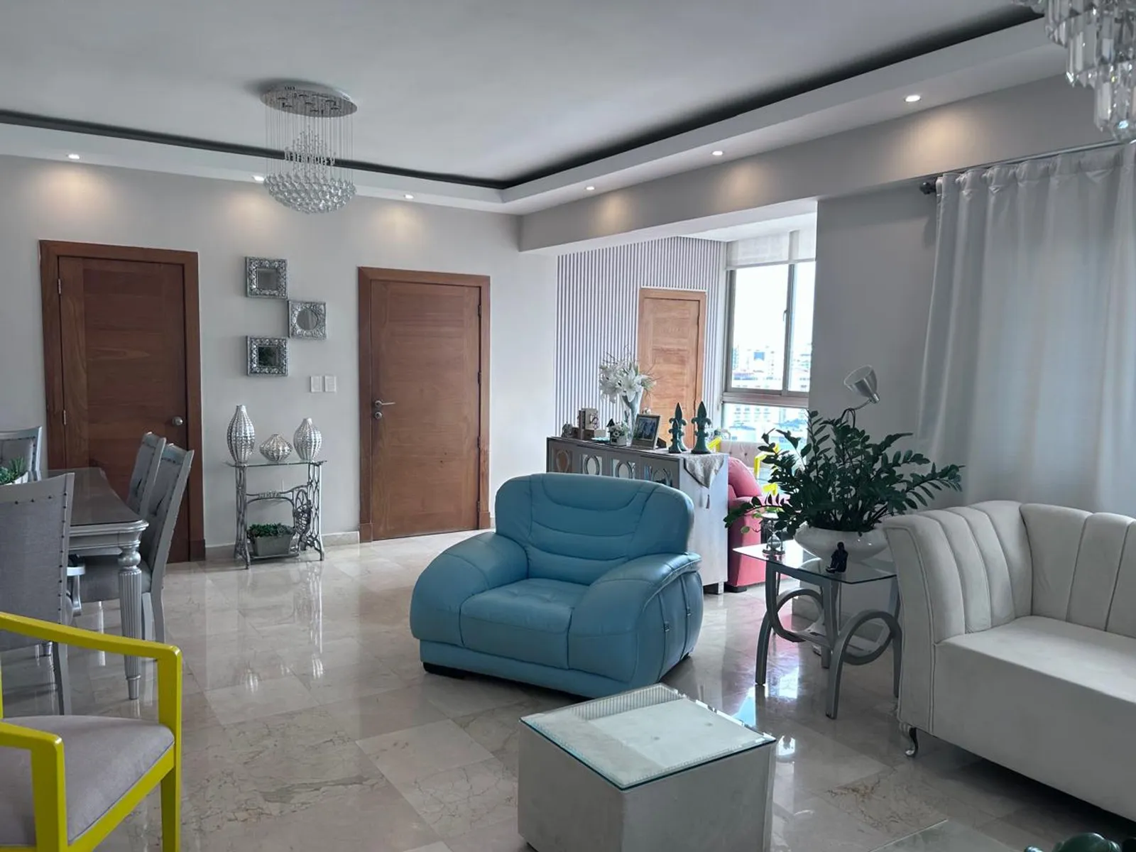 APARTMENT (PH) MIT GROSSER TERRASSE IN NACO, Hauptfoto