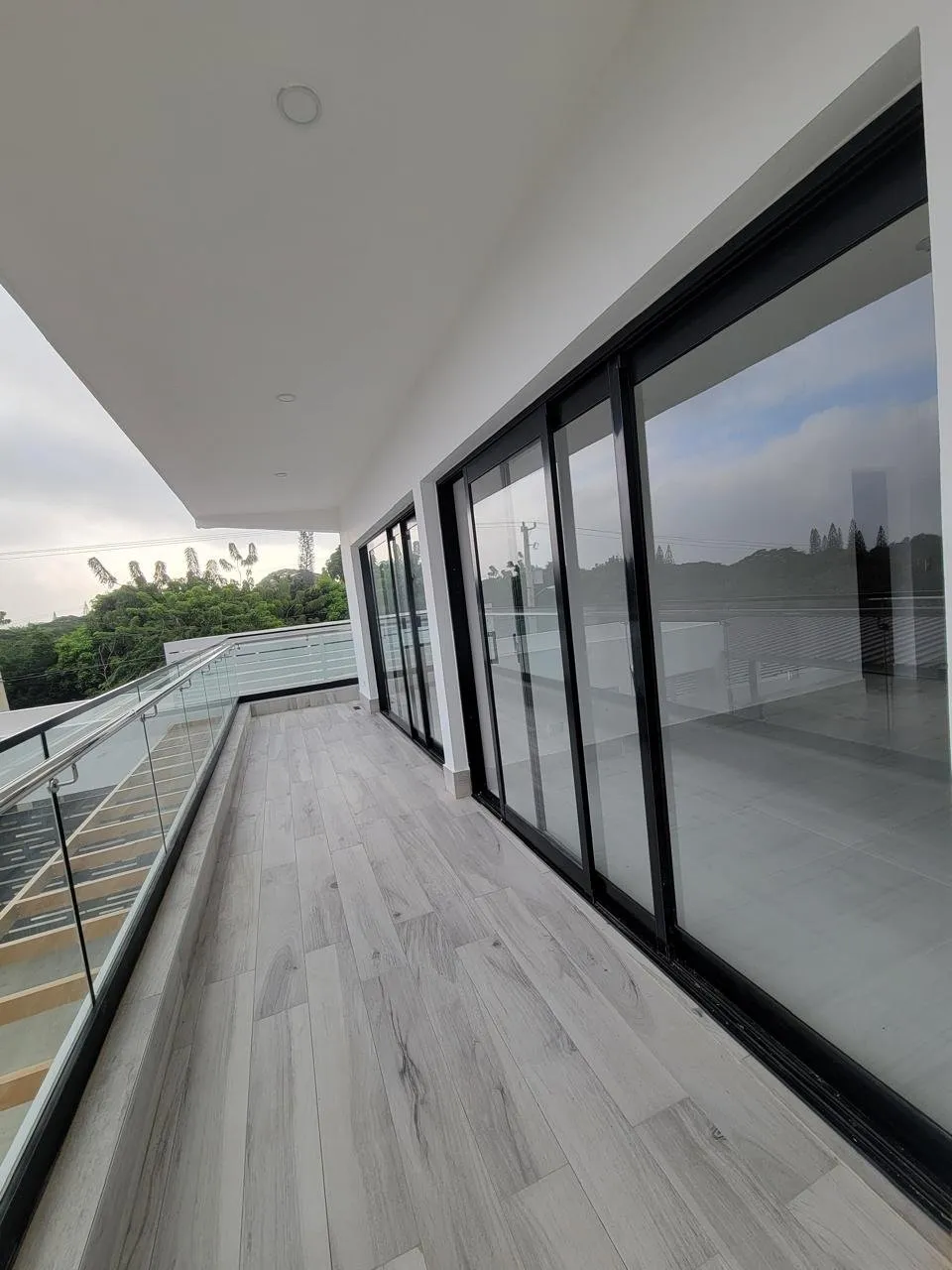 Moderno Apartamento de 3 Habitaciones con Amenidades Exclusivas en Torre Residencial, foto principal