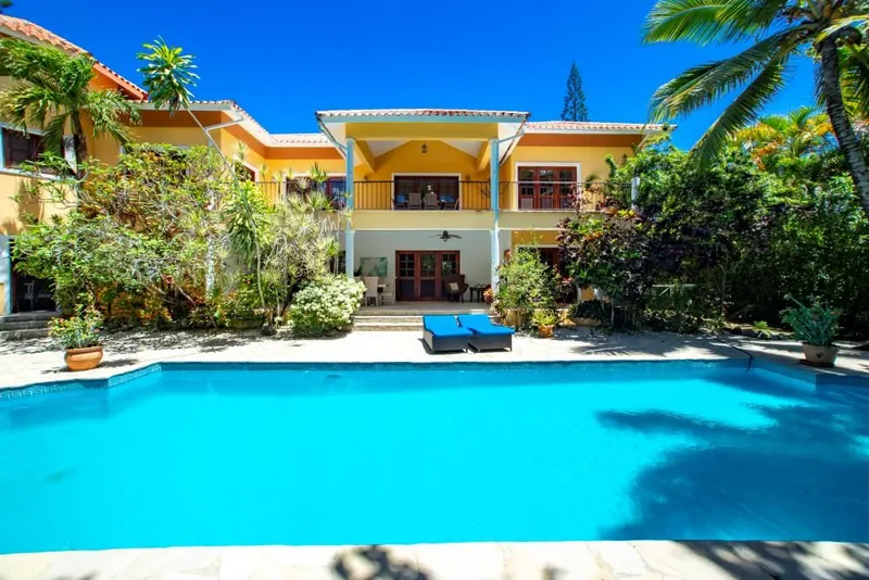 Casa Deborah: Tropical Elegance in Sea Horse Ranch, USD$ 685,000