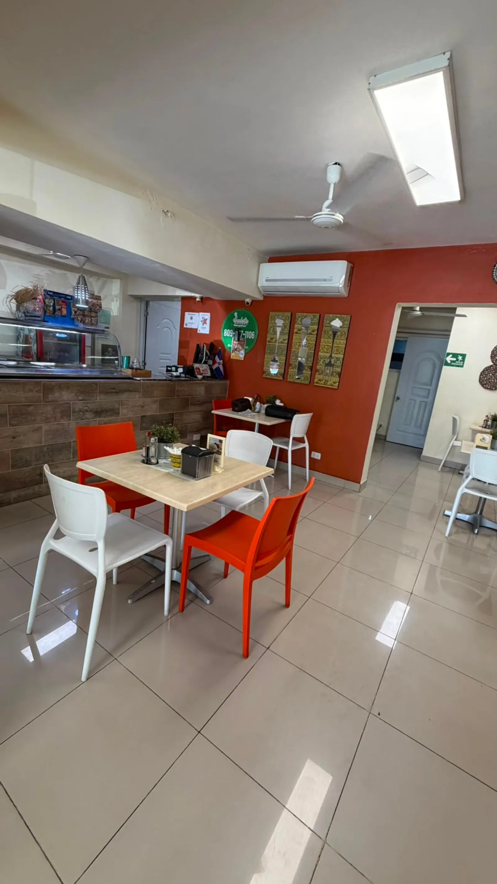 Local Para Negocio de Comida - Ensanche Paraíso, foto 3