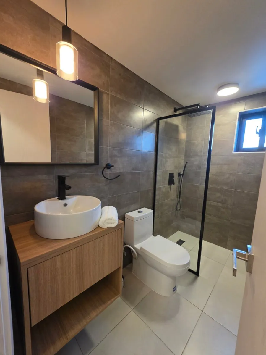 2 Schlafzimmer Townhouse | Pool + Rooftop | Playa Chiquita, Foto 4