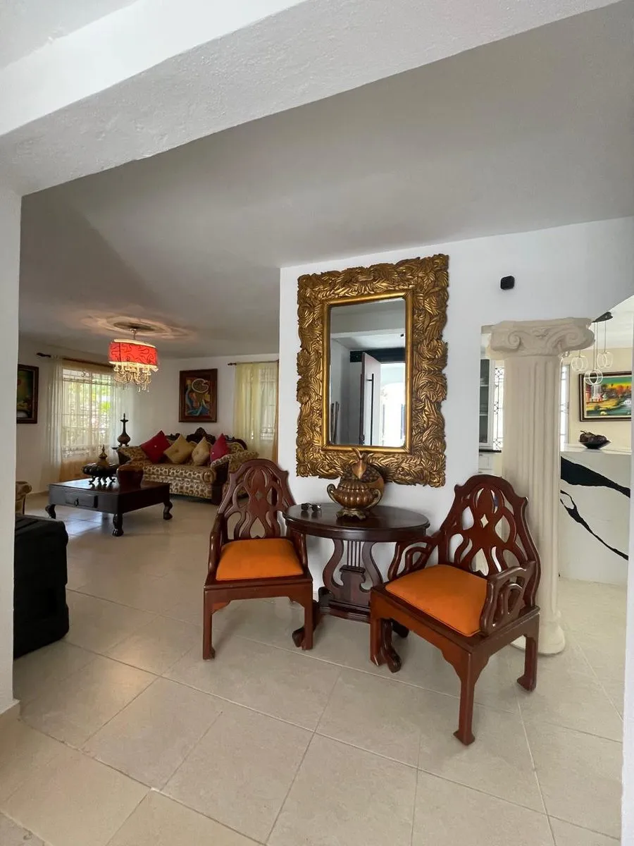 Beautiful House in Urb. Henríquez, Área Monumental, Stgo., photo 3